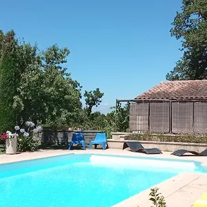  Hébergement de vacances Sous Les Chênes, En Provence France